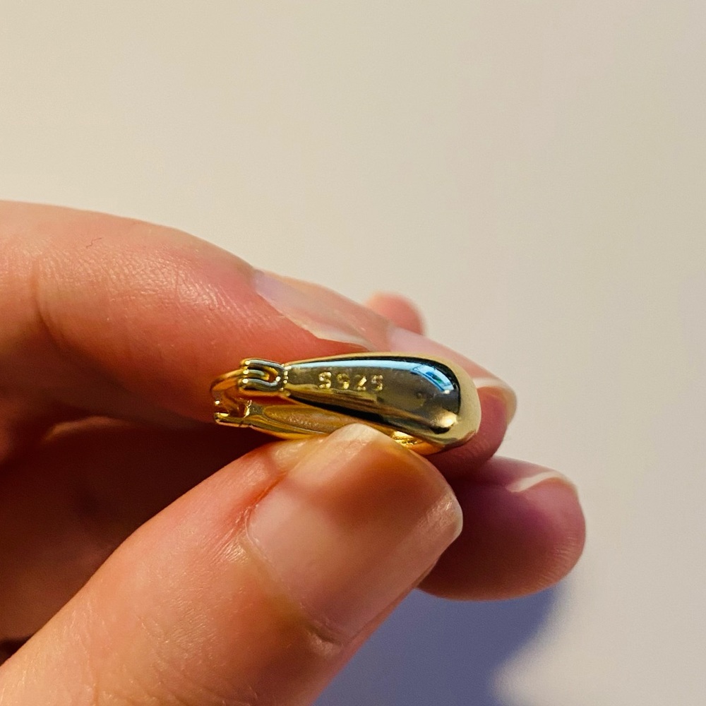 Gold hoop earrings - 18k real gold plated on 925 sterling silver minimal design - Picture 8 of 8